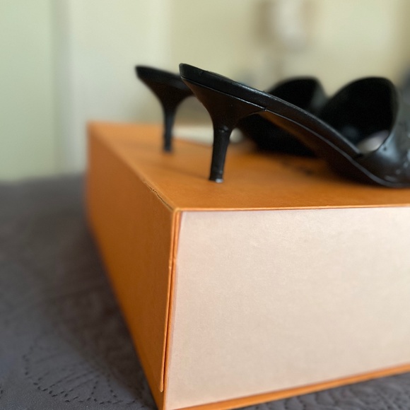 Louis Vuitton mules - Picture 1 of 5